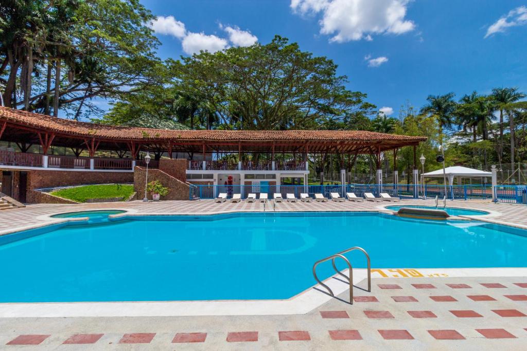 Bazén v ubytování Hotel El Danubio Campestre nebo v jeho okolí
