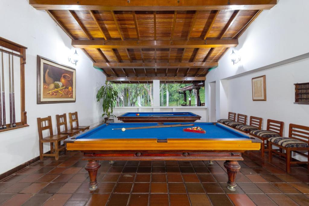 Biliár nebo kulečník v ubytování Hotel El Danubio Campestre