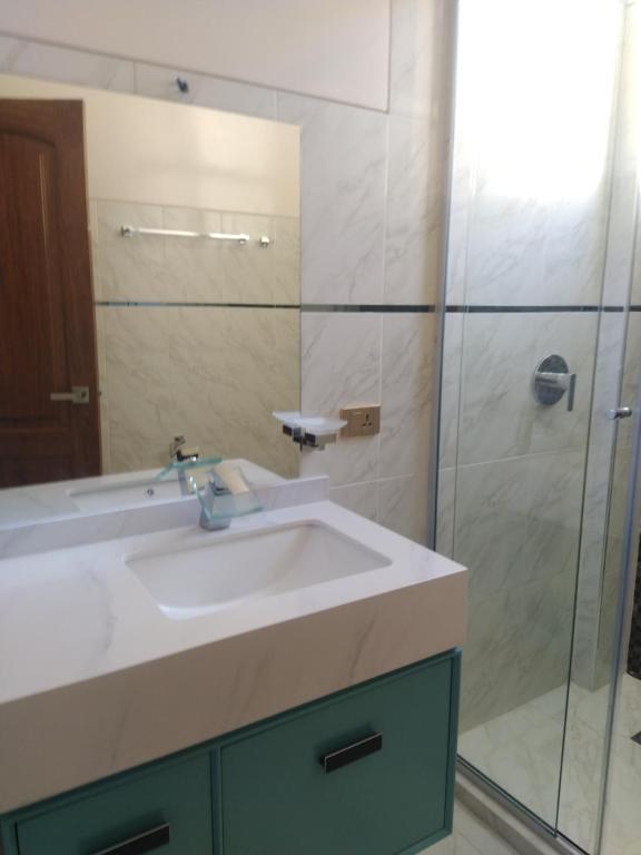 Hostal Alvasar - Habitación Doble Estándar Con Dos Camas Dobles