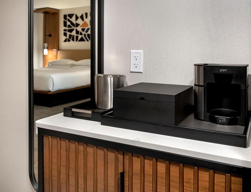 Marriott Springfield Downtown photo