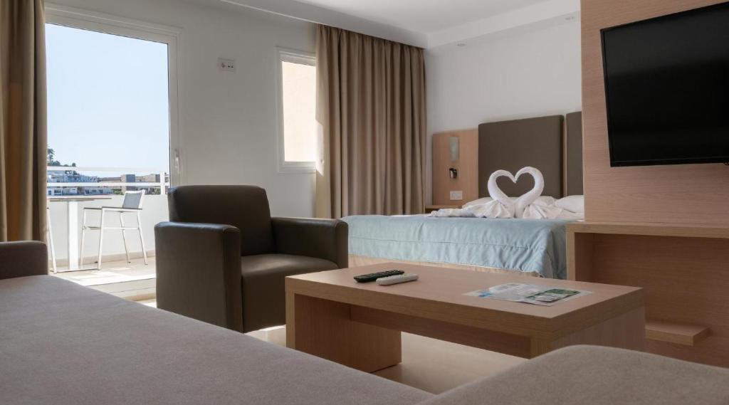 A television and/or entertainment centre at Marina Elite