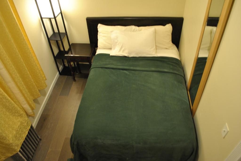 EWR AIRPORT MOTELCASA Guest House Newark NJ - Budget Double Room