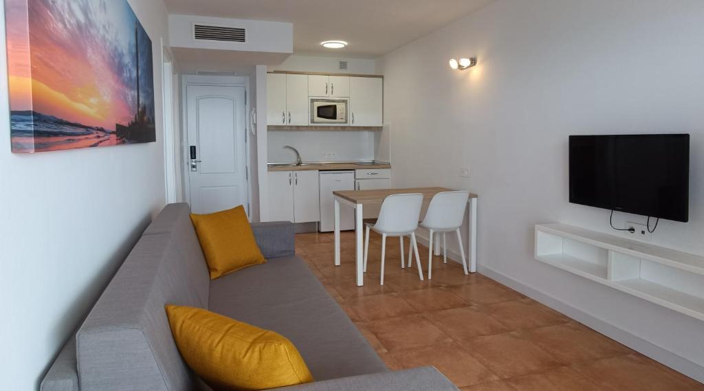 A kitchen or kitchenette at Marina Elite
