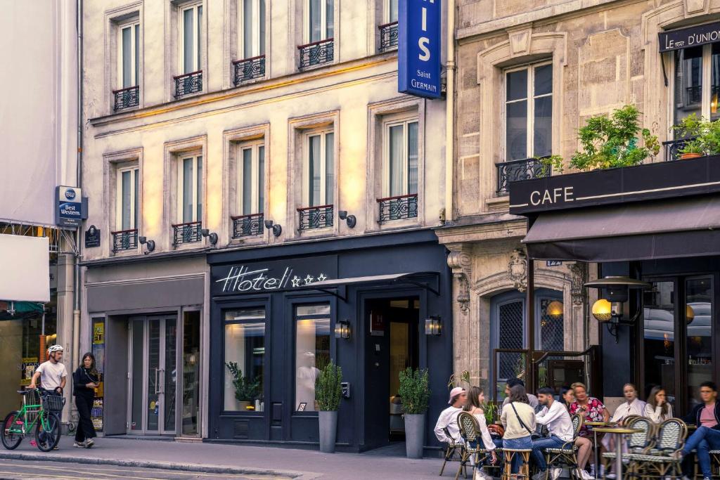 plateau petit déjeuner en chambre - Picture of Best Western Aramis  Saint-Germain, Paris - Tripadvisor