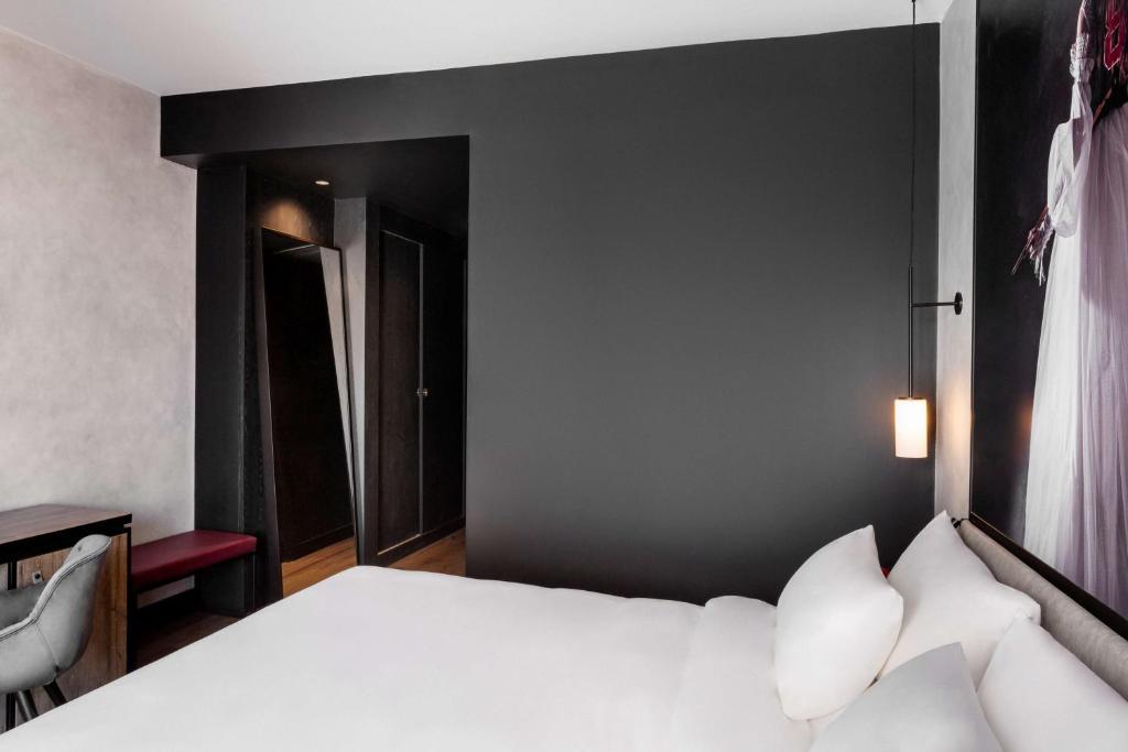 Radisson RED Madrid - Resim 28
