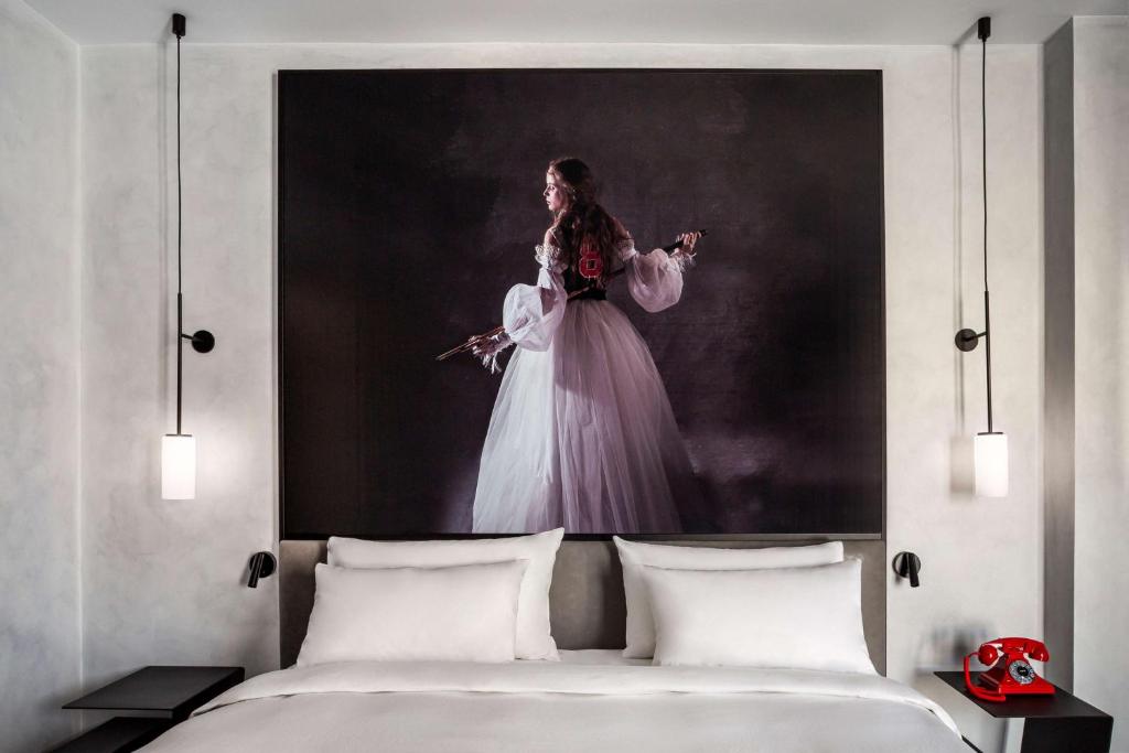 Radisson RED Madrid - Resim 29