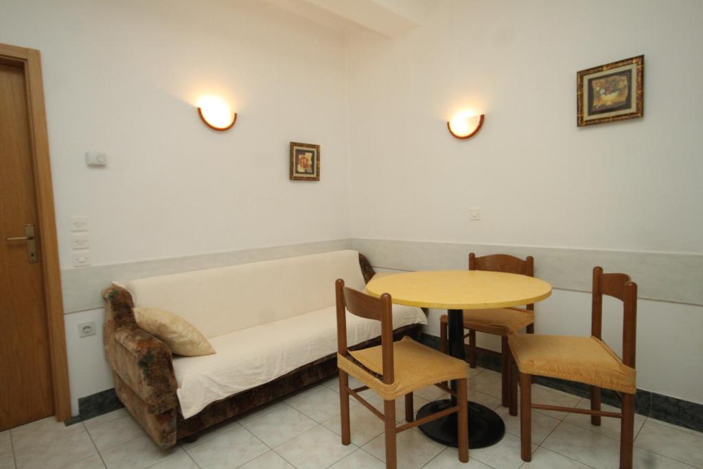 Posedenie v ubytovaní Apartments by the sea Preko, Ugljan - 8515