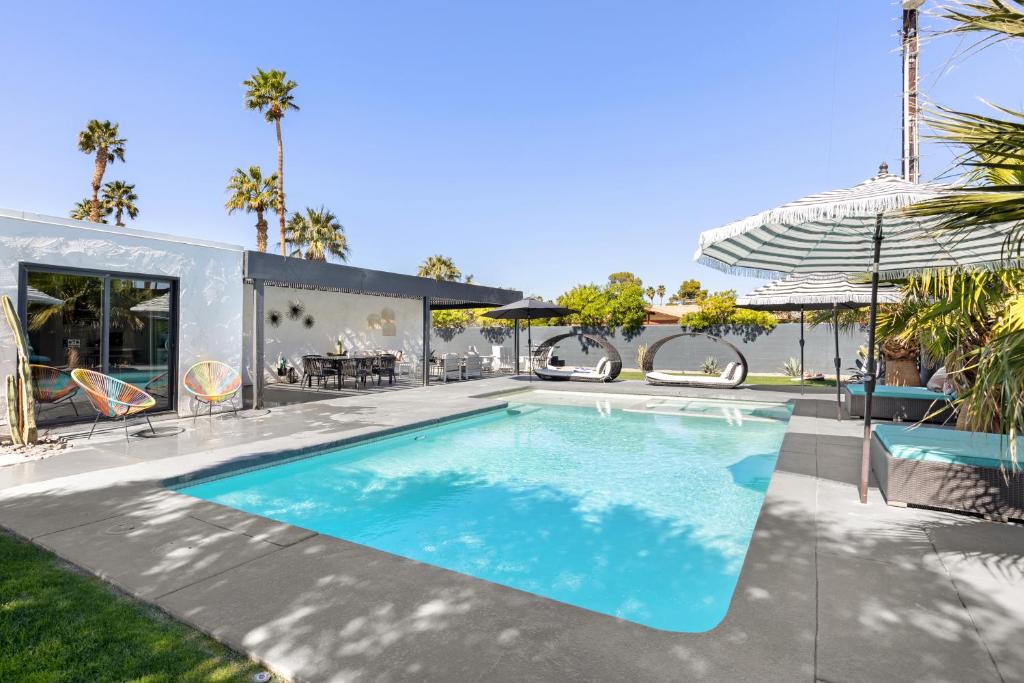 The Llama House by AvantStay Featured on HGTV Resort Style Pool Spa Permit4277 - Housity