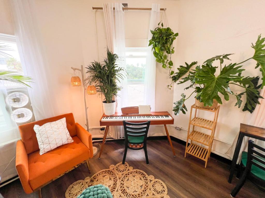 Posezení v ubytování ITH San Diego Mission Beach Backpacker Hostel