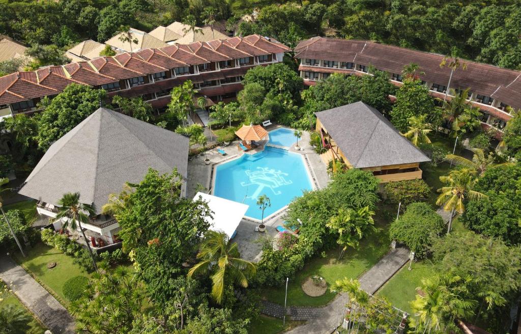 La alberca dentro o cerca de Palm Beach Hotel Bali