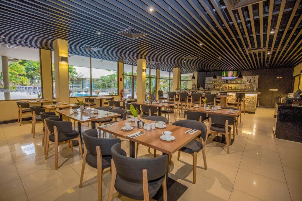 Restoran või mõni muu söögikoht majutusasutuses Gateway Hotel