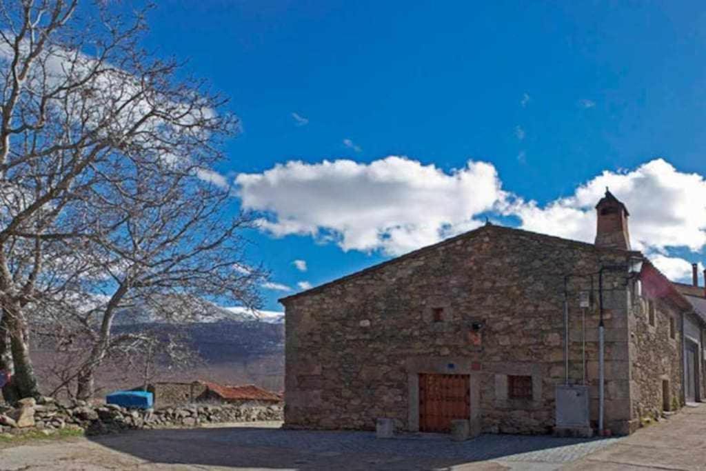 Casa El Nogal es ideal para familias y grupos de amigos - Housity