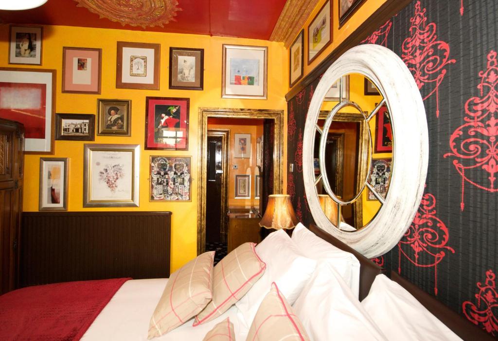 Fifteens of Chester - Resim 13