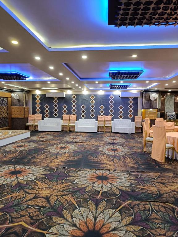 Restaurace v ubytování Hotel APJ GRAND