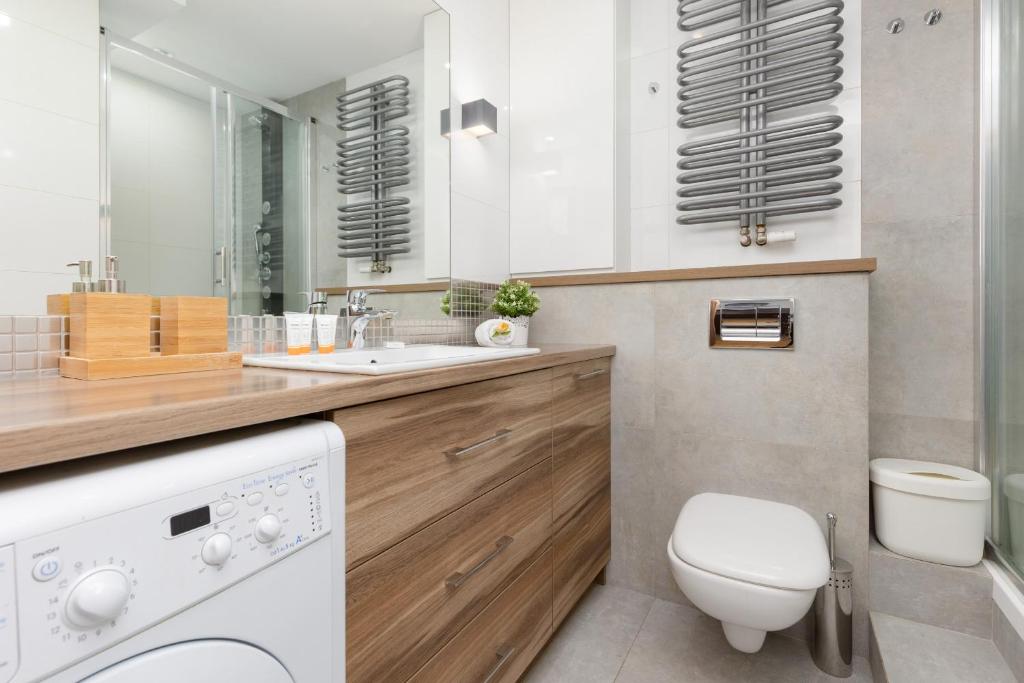 Kúpeľňa v ubytovaní Warsaw Magellana Apartment by Noclegi Renters