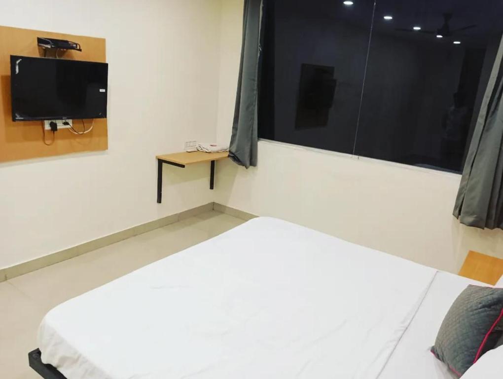 The Chaitanya United Stay - Deluxe Double Or Twin Room