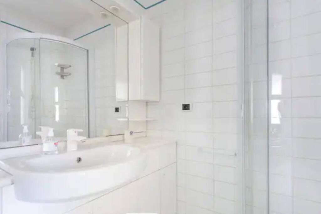 Kúpeľňa v ubytovaní Bright apartment - Cannes, la Croisette