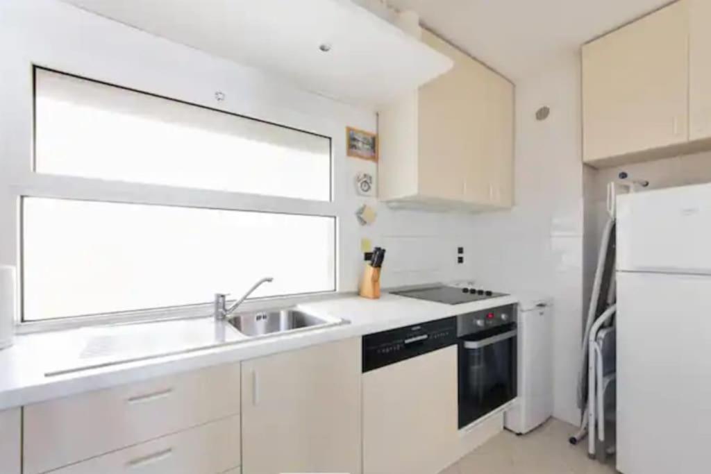 Kuchyňa alebo kuchynka v ubytovaní Bright apartment - Cannes, la Croisette