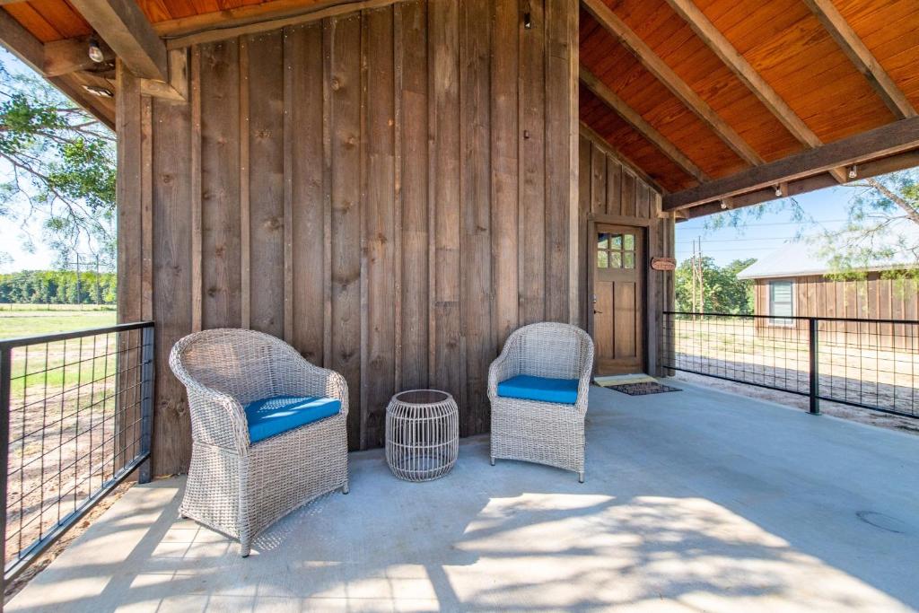 The Barn Swallow Cabin 15MIN to Magnolia Baylor, Elm Mott Bijgewerkte