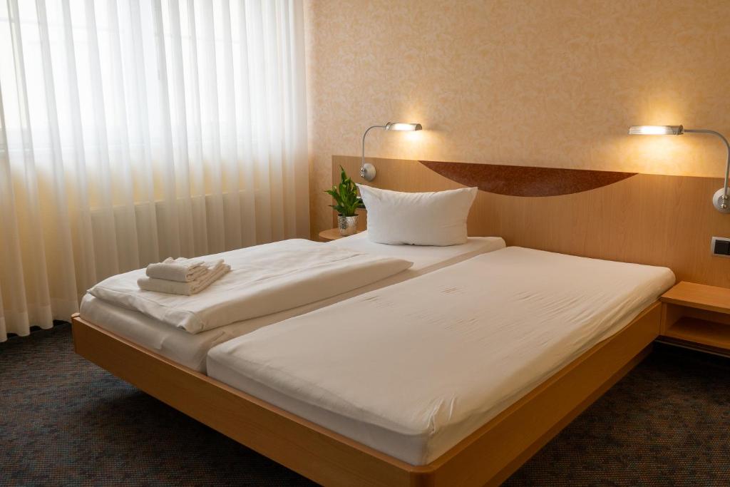 Warias Hotel am Geiseltalsee - Nähe Merseburg und Mücheln - スタンダード ダブルルーム