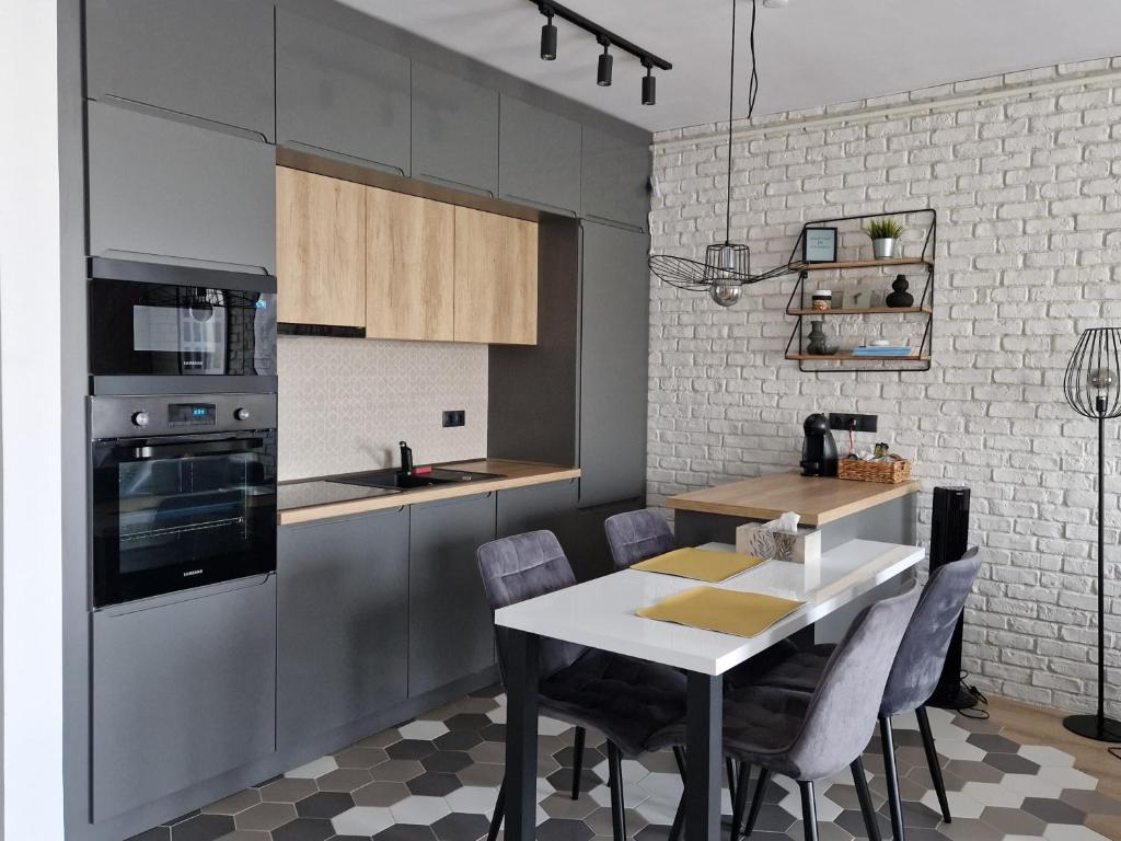 City Apartment Anton Pann - Housity