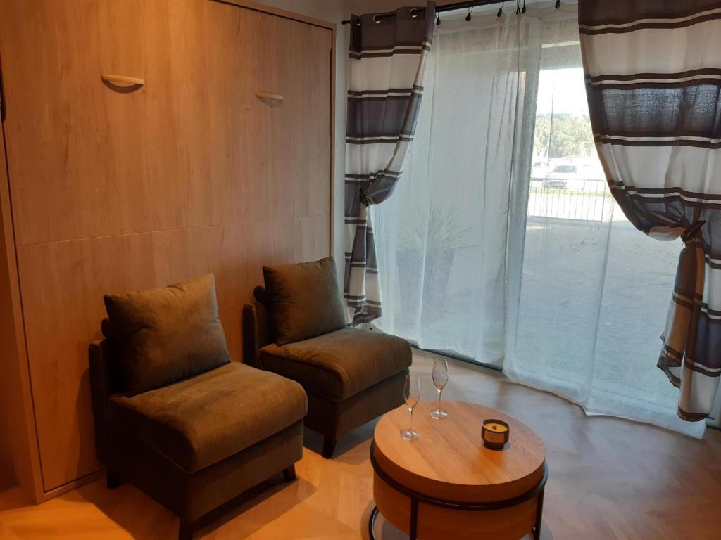 Posezení v ubytování Gîte de la Presqu'île de Lézardrieux, adapté PMR