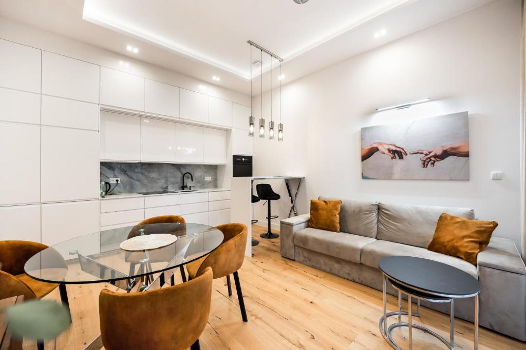 Złota Sophisticated Apartment - One-Bedroom Apartment
