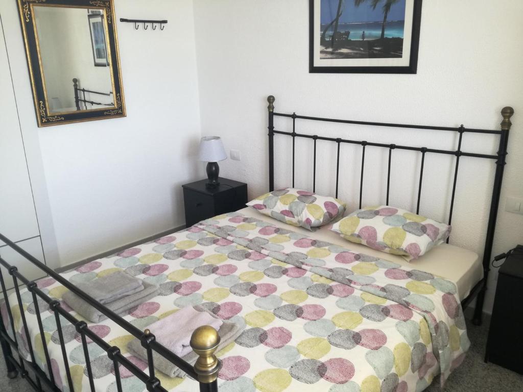 Postel nebo postele na pokoji v ubytování Two bedroom apartment 2 min from beach