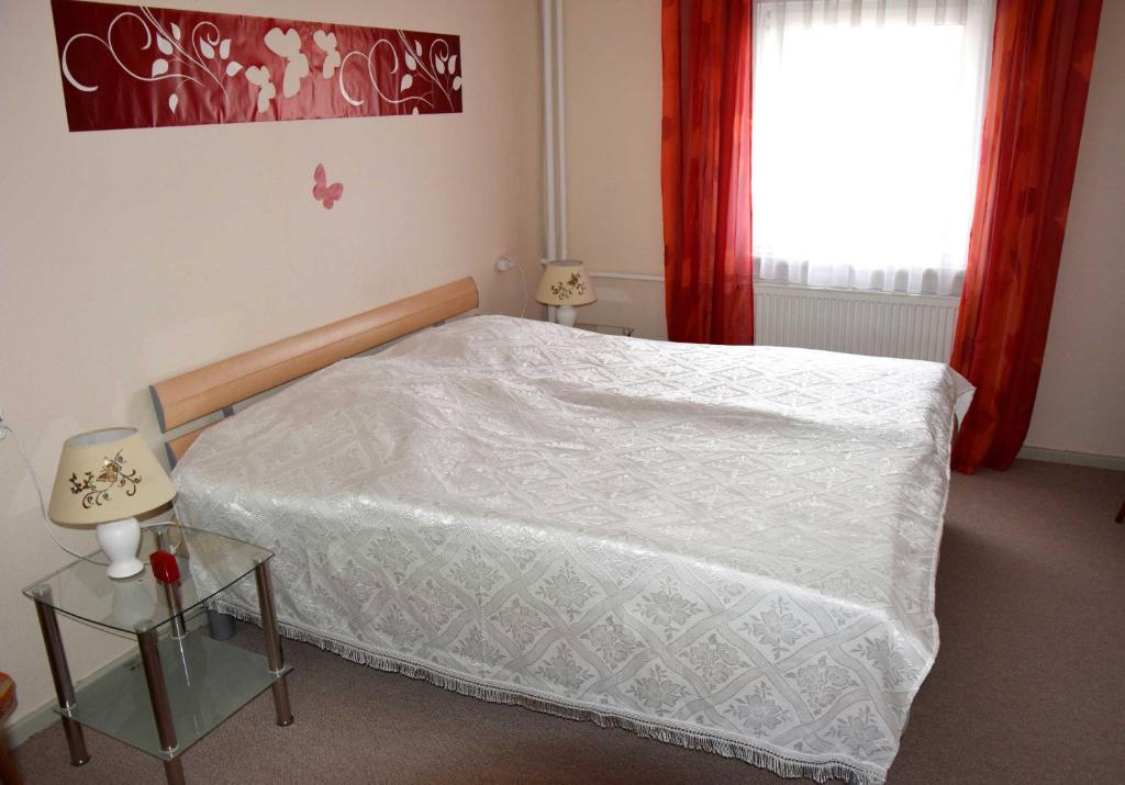 Postel nebo postele na pokoji v ubytování Ferienwohnung "Unger"