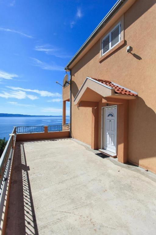 Nespecifikovaný výhled na moře nebo výhled na moře při pohledu z apartmánu