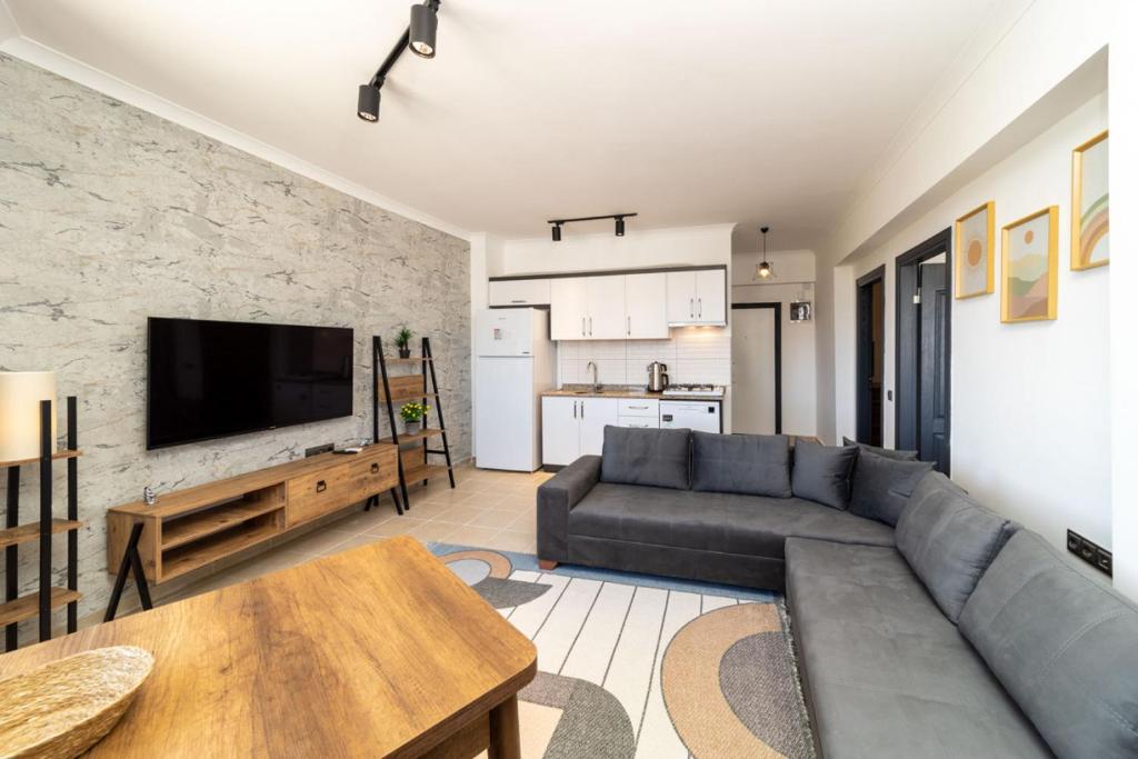 Sea View Apartment Near Lara Beach in Kundu Aksu