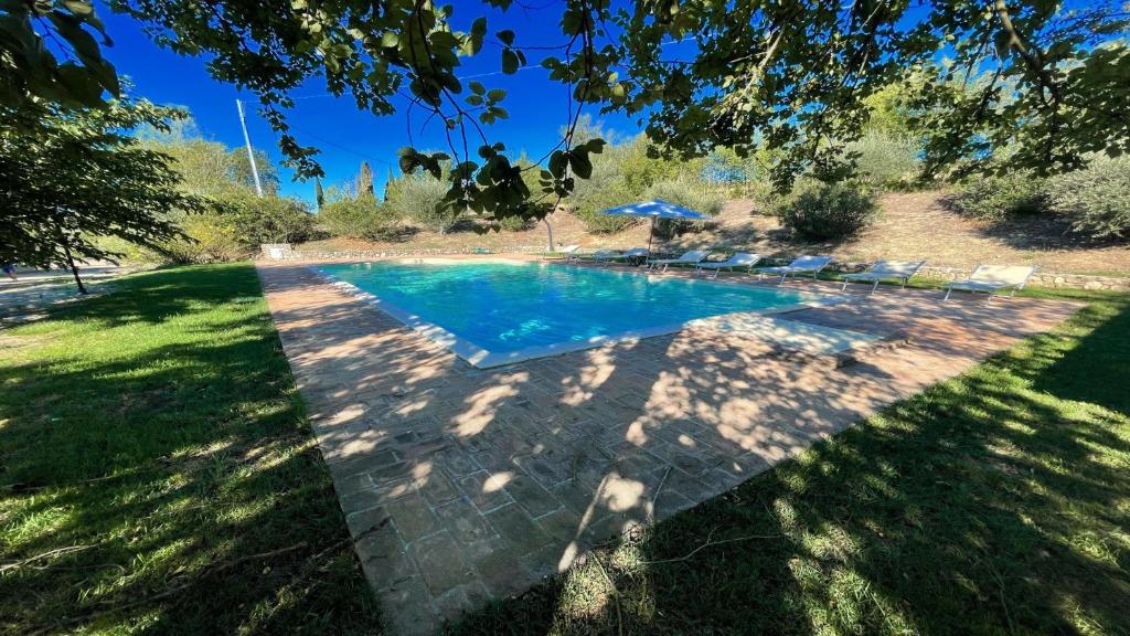 Todi By The Pool10 guests-Exclusive PoolWalk To Todi 5 KmsRestaurant 05 Kms tesisinde veya buraya yakın yüzme havuzu