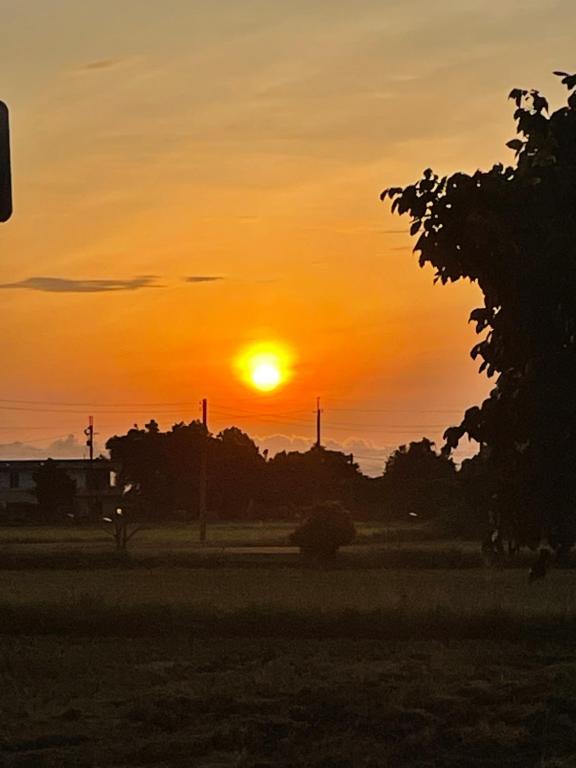 De zonsopgang of zonsondergang vanuit de homestay