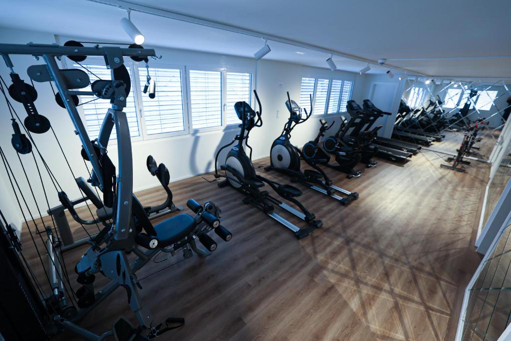 Fitness centrum a/nebo fitness zařízení v ubytování City Hotel Glarnerland