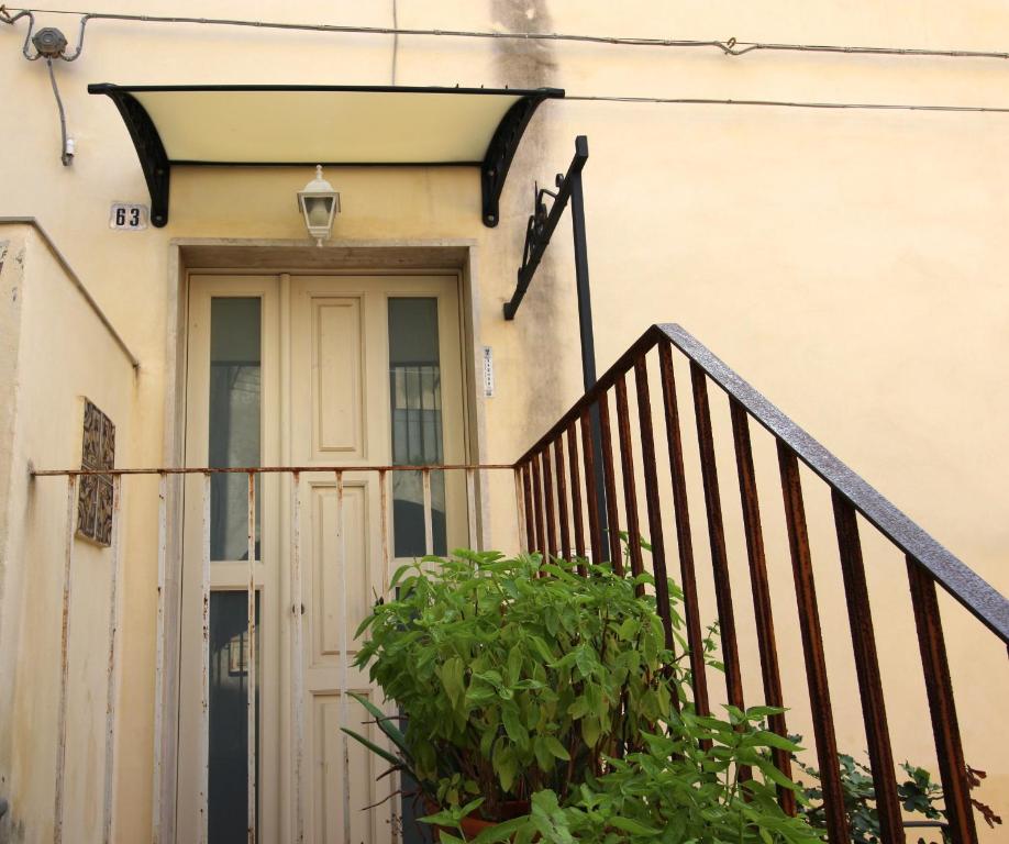 Modica Balcony - One-Bedroom House