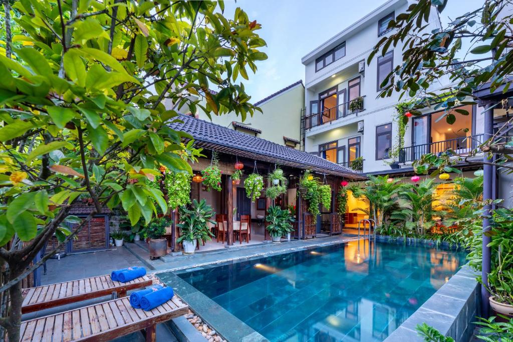 Bazén v ubytování Sands River Hoi An Villa nebo v jeho okolí