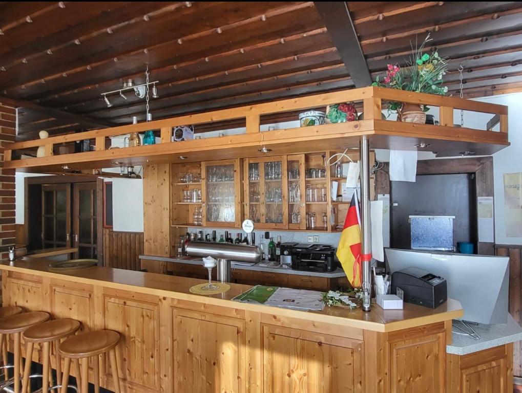 Lounge nebo bar v ubytování Hotel Zum Ritter