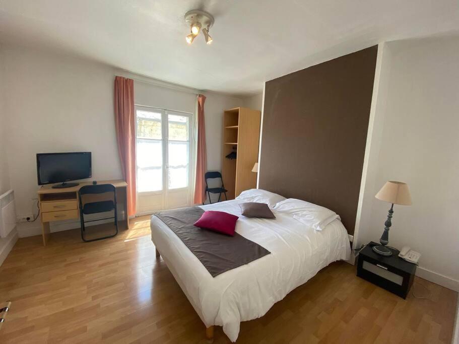 Posteľ alebo postele v izbe v ubytovaní Logement de groupe à Villandry avec terrasse