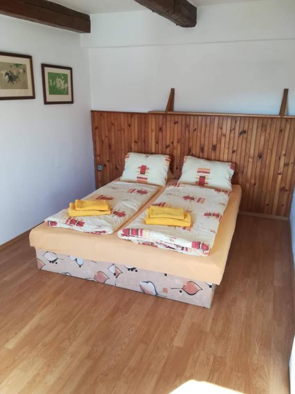 Postel nebo postele na pokoji v ubytování apartmány Zak