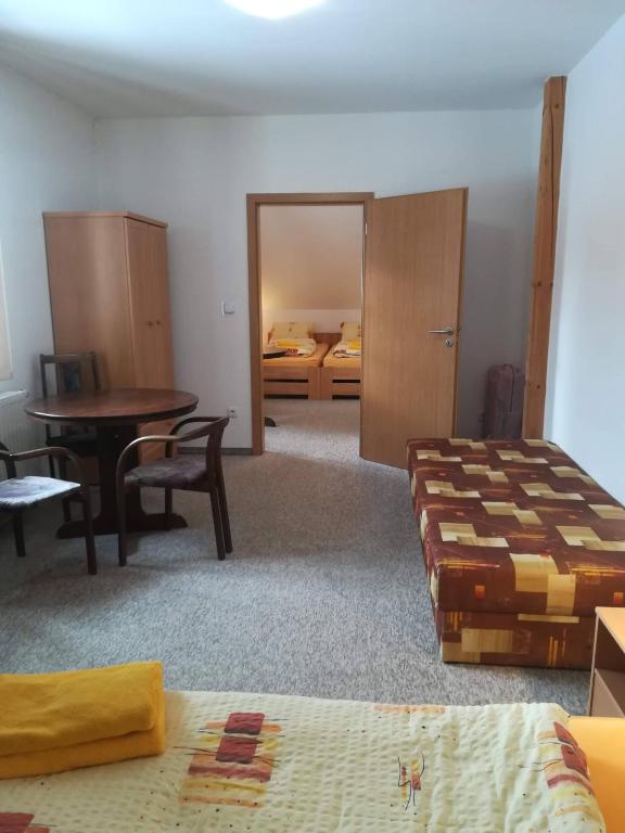 Postel nebo postele na pokoji v ubytování apartmány Zak