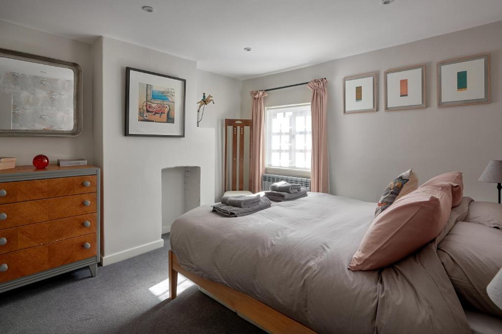Pearls Cottage - Two-Bedroom Cottage