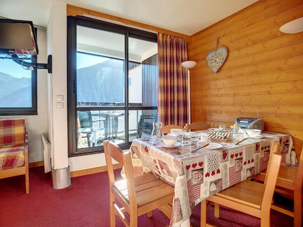 Appartement spacieux avec balcon, proche des pistes, WIFI inclus - FR-1-344-811