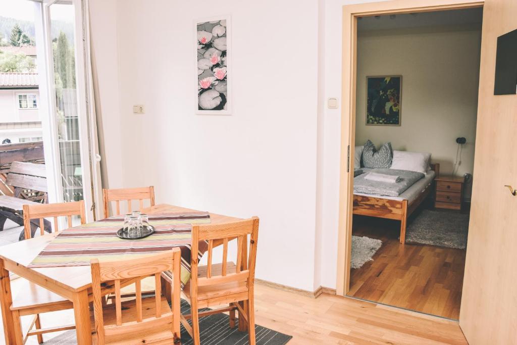 Postel nebo postele na pokoji v ubytování Pension s'Platzl Stuhleck