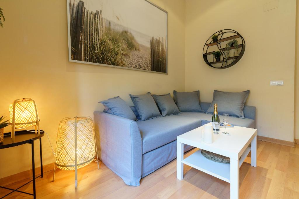 Posedenie v ubytovaní Bright two-bedroom apartment in the historic center