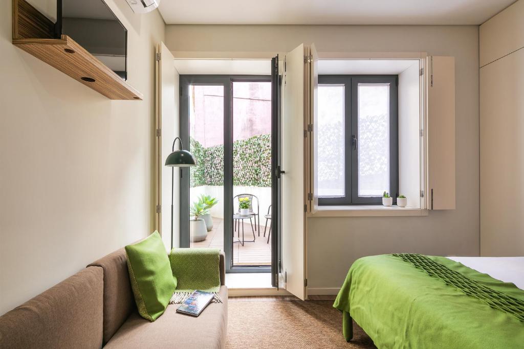 Kings Oporto Apartments - Studio With Terrace