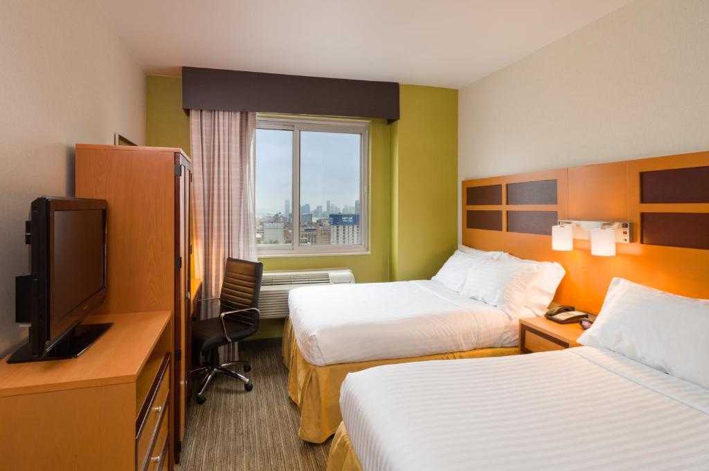 Holiday Inn Express - Times Square, an IHG Hotel - Standard Room - High Floor