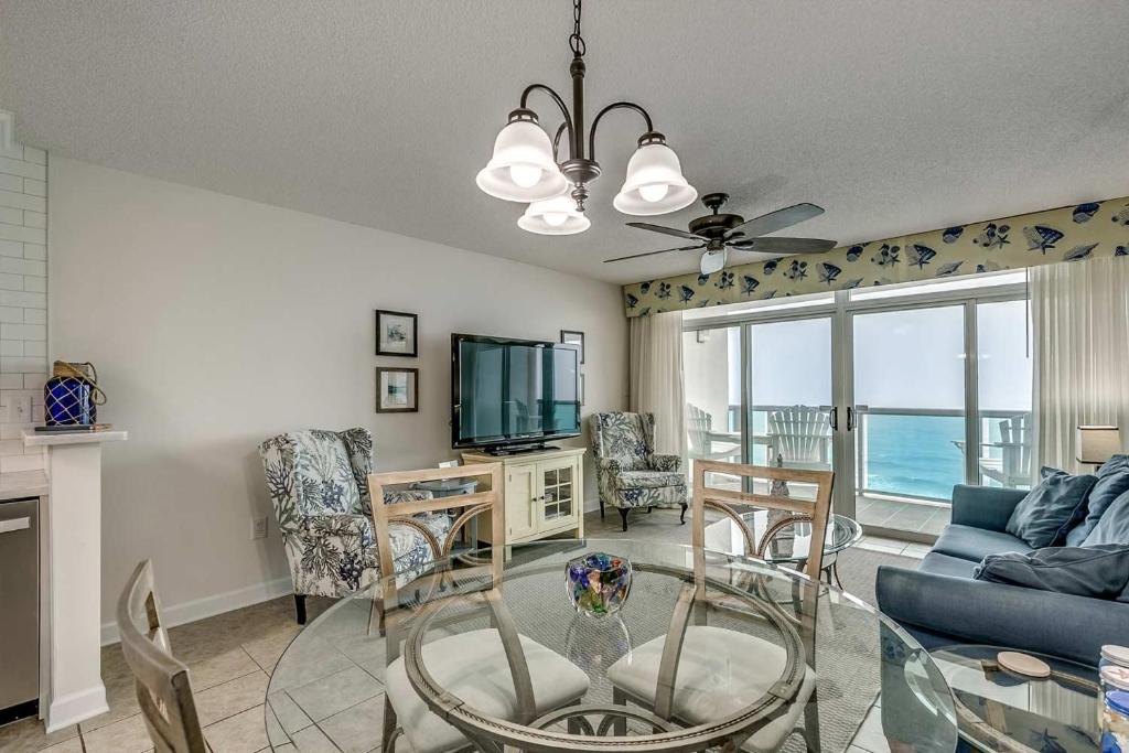 Apartment Well planned and surprisingly spacious one bedroom! Crescent