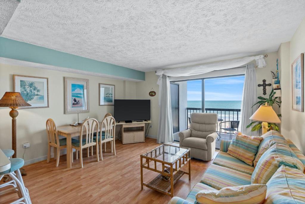 Apartment Cozy 1bedroom with sleeper sofa, Private Oceanfront Balcony