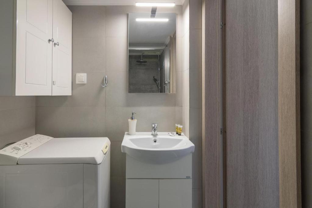 Kúpeľňa v ubytovaní Lovely Studio Apartment For 2 Ppl in Athens