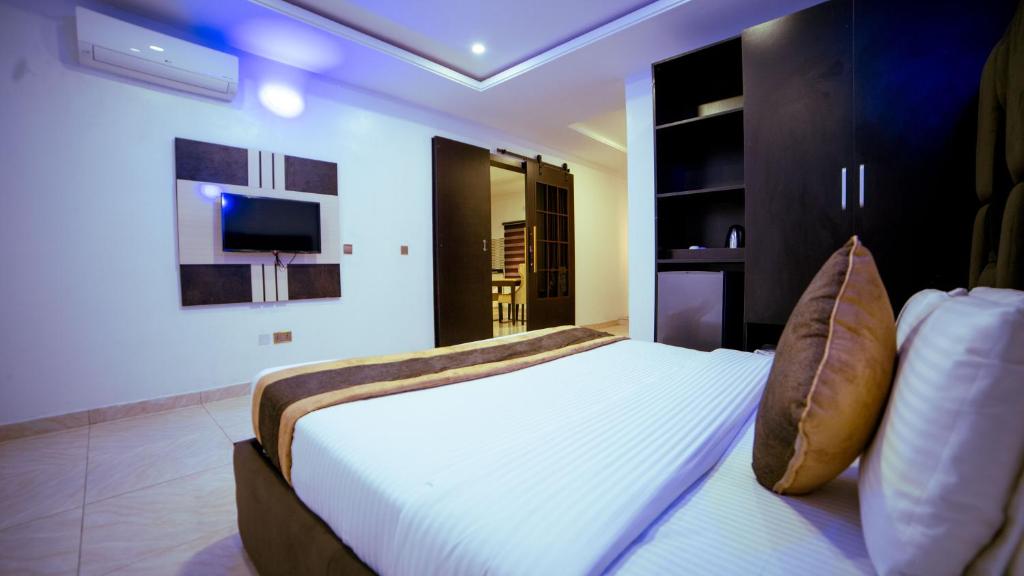 TV a/nebo společenská místnost v ubytování 247 Luxury Hotel & Apartment Ajah